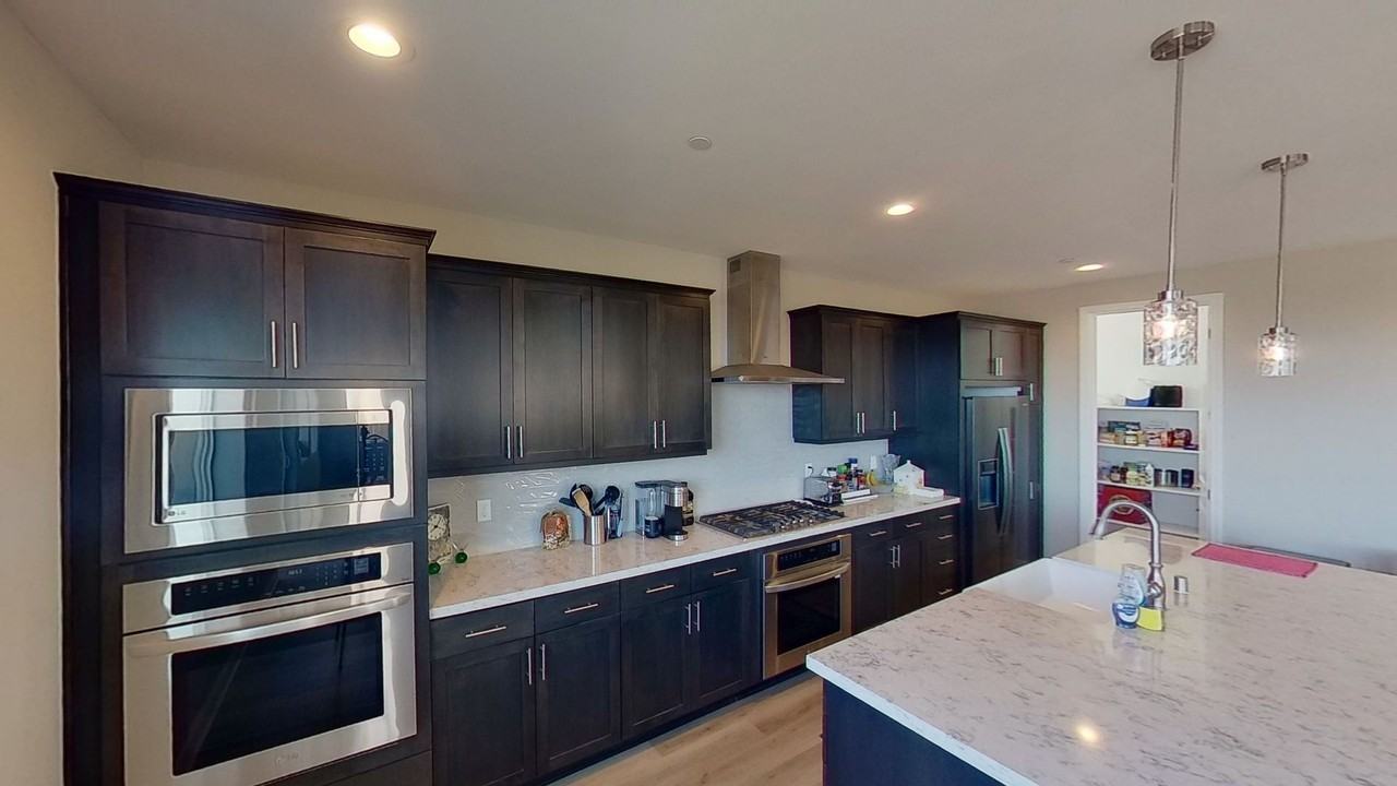 1319 Joshua Ct - Photo 2 of 41