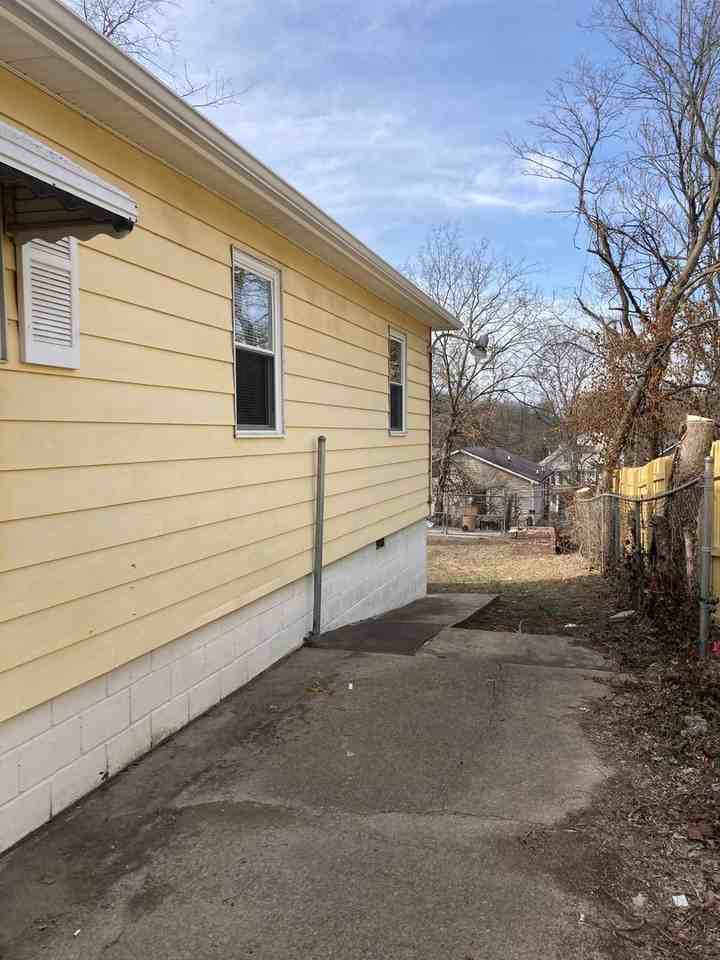 3026 Indiana Ave - Photo 3 of 17