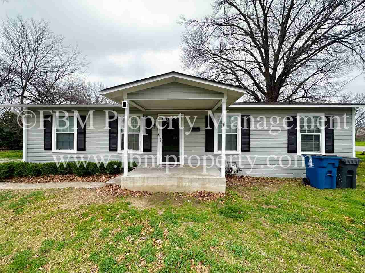 111 Oaklawn Ave - Photo 2 of 16