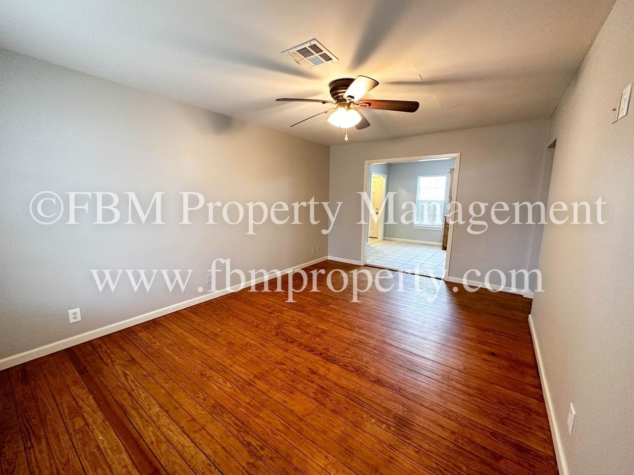 111 Oaklawn Ave - Photo 3 of 16
