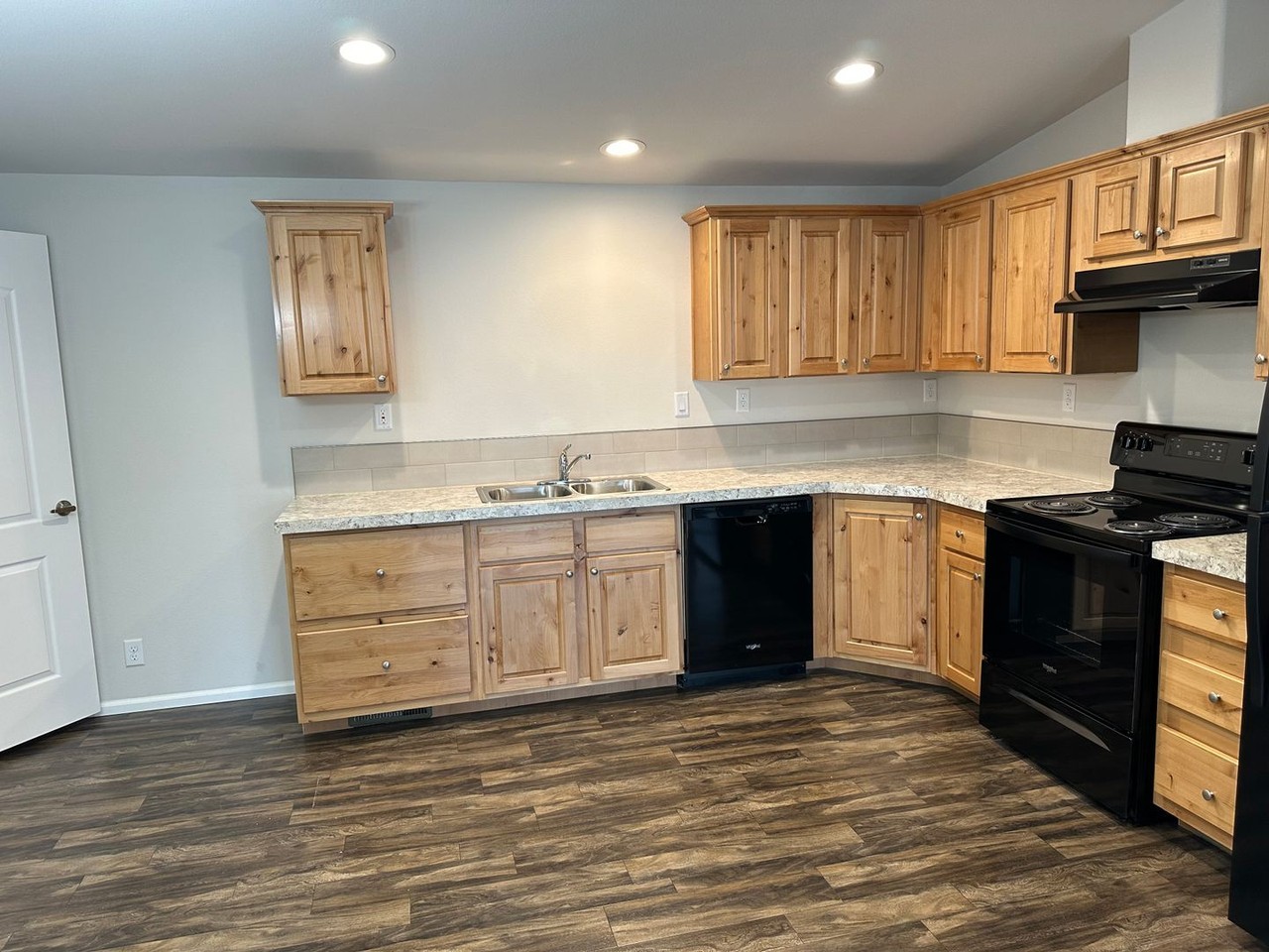 701 S 51st Pl - Photo 5 of 31