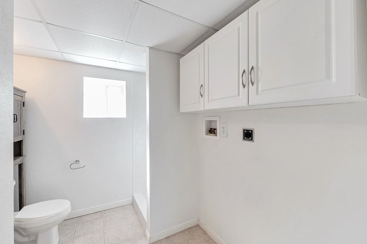 1637 W 200 S - Photo 5 of 15