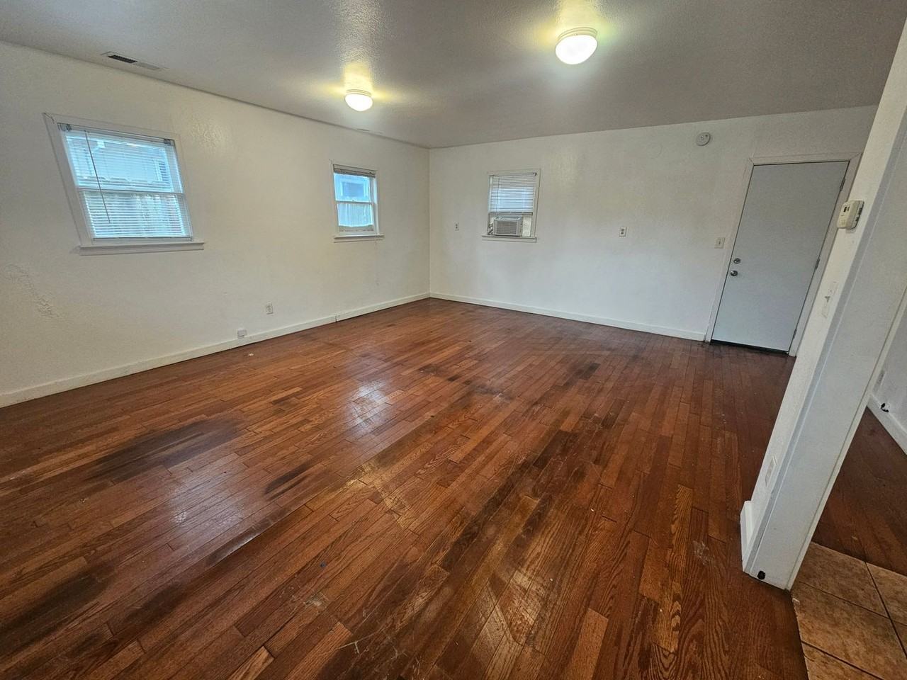 25176 Palm St - Photo 2 of 16