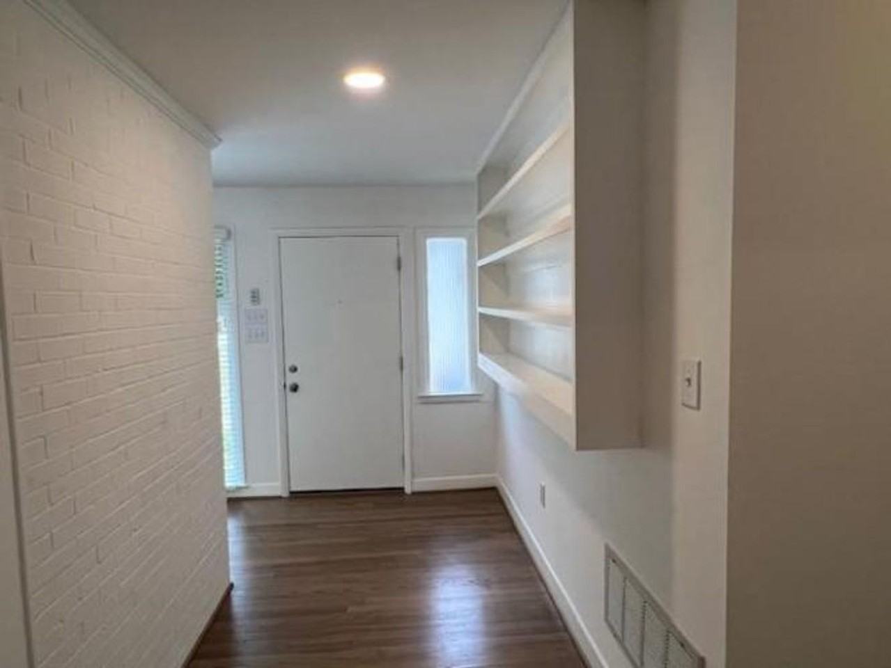 904 Brookwood Dr - Photo 2 of 11