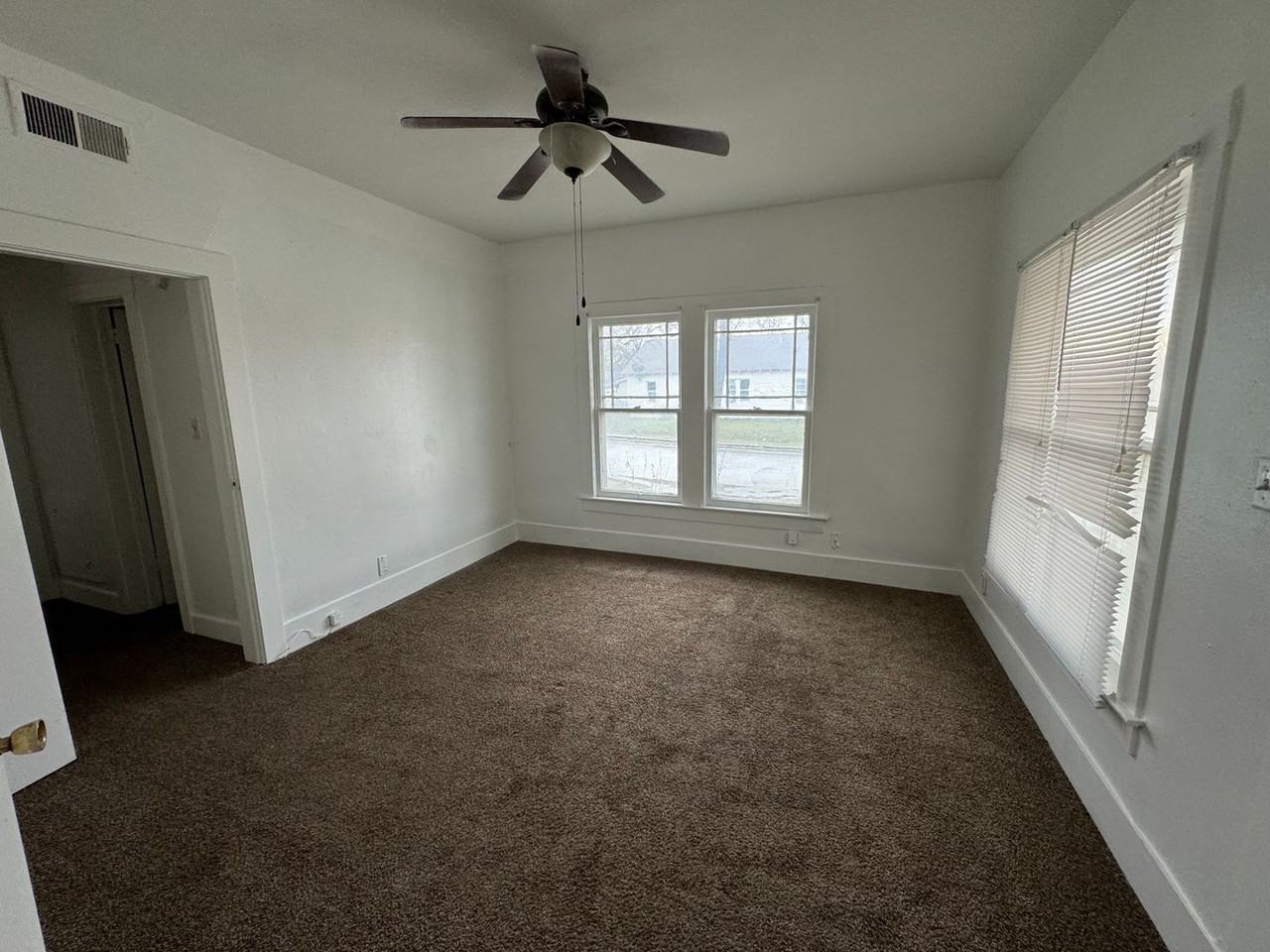 402 D St Nw - Photo 7 of 11