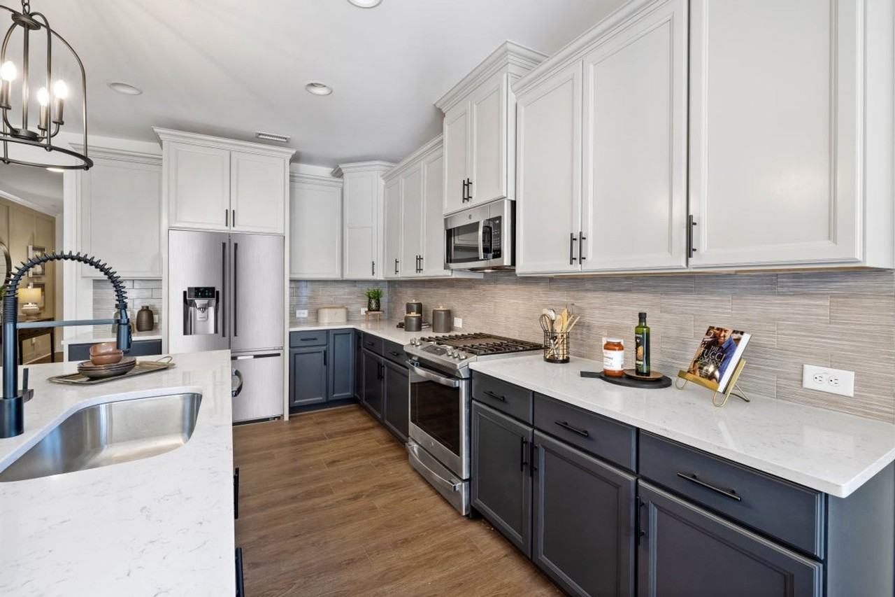 1004 Greatland Rd - Photo 6 of 19