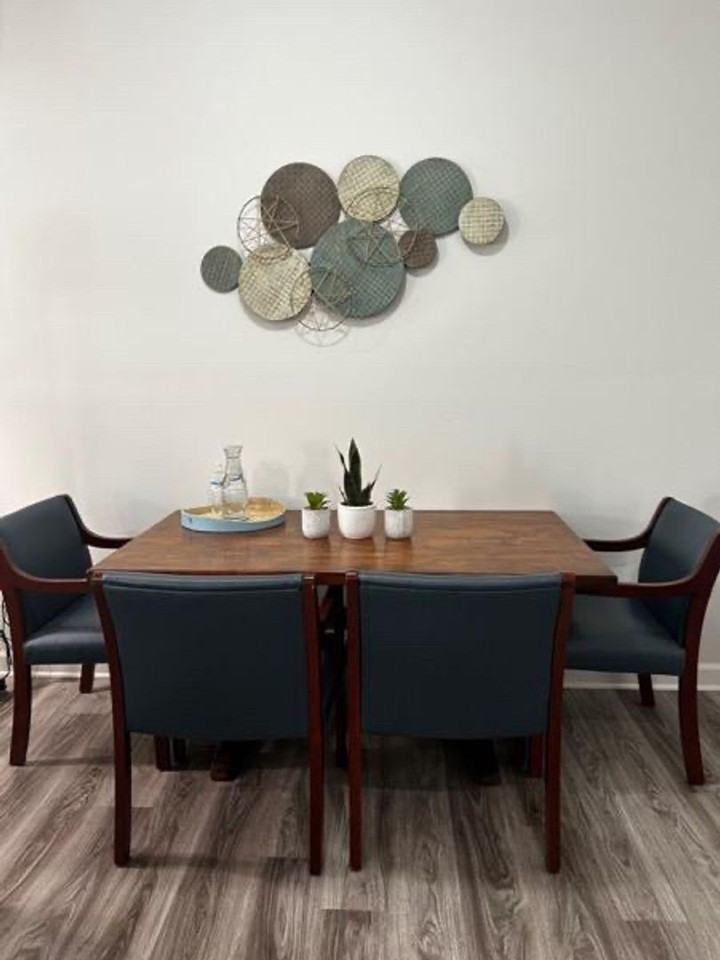 2801 Dearborn Dr - Photo 3 of 9