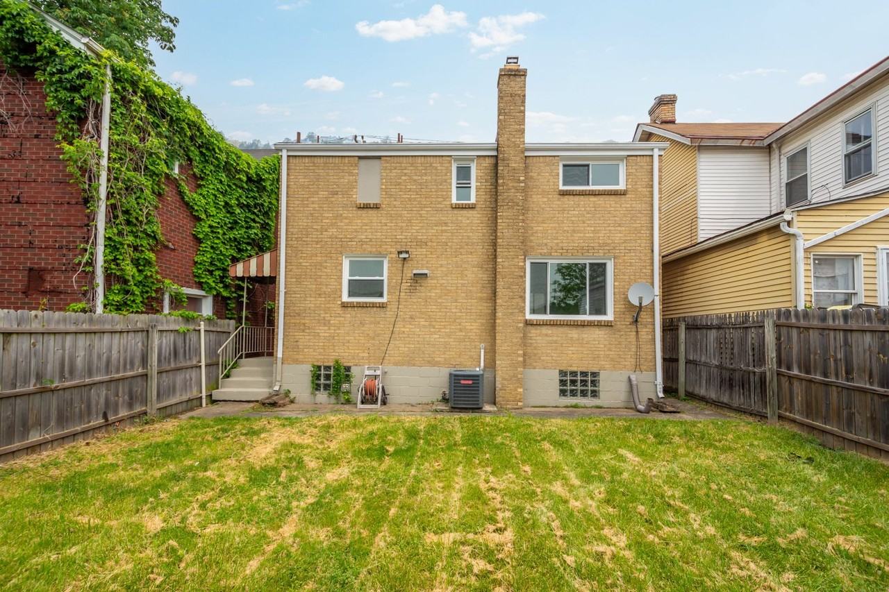 1249 Church Ave - Photo 4 of 26