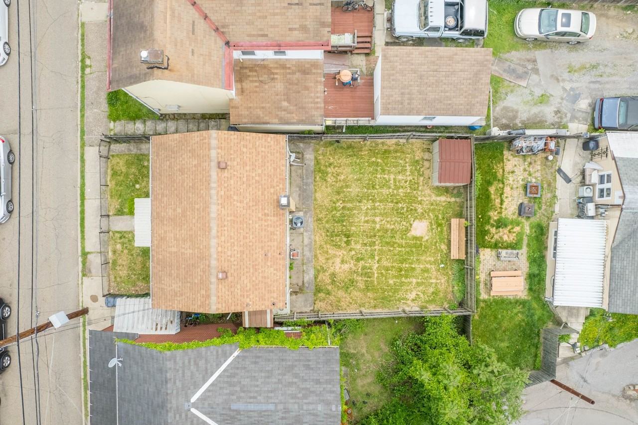 1249 Church Ave - Photo 5 of 26