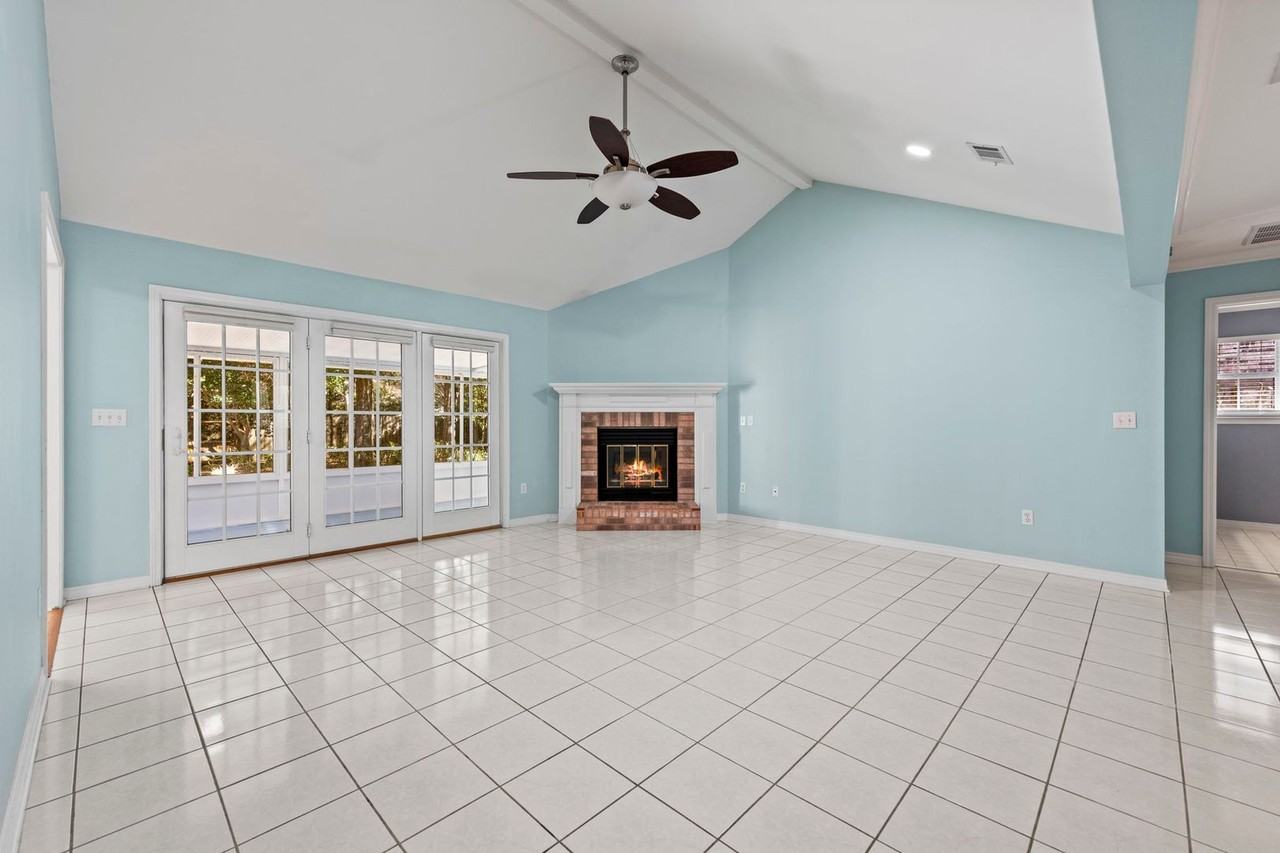 1673 Parkside Cir - Photo 6 of 38