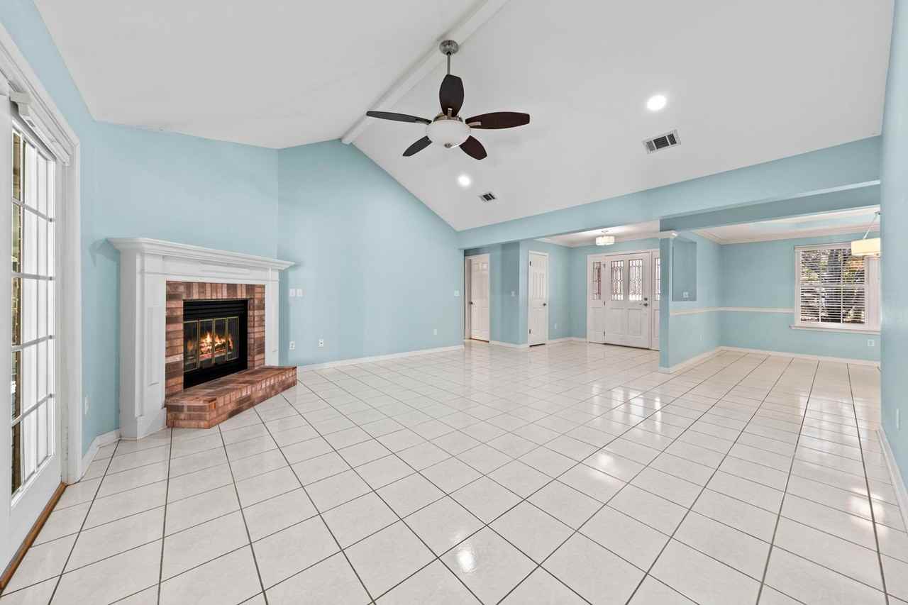1673 Parkside Cir - Photo 7 of 38