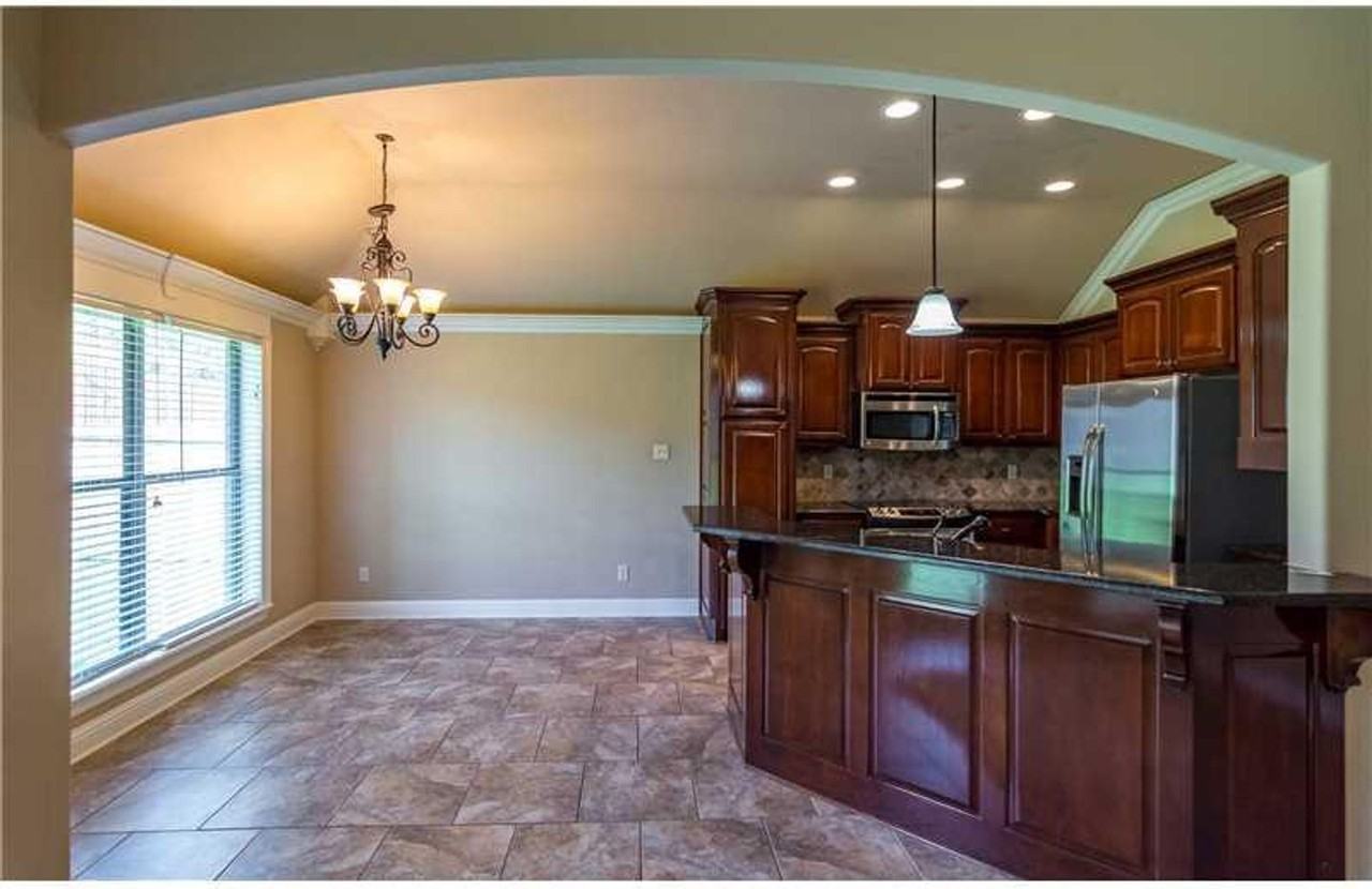 807 Applewood Trl - Photo 3 of 10