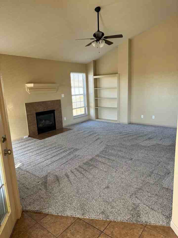403 Camel Ct - Photo 3 of 28