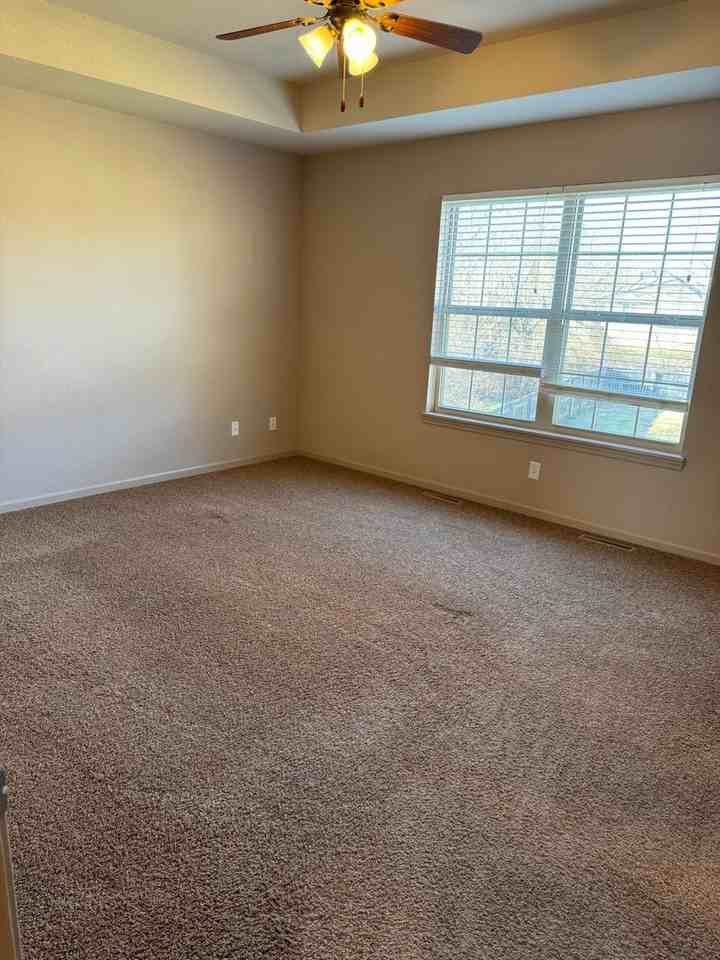 403 Camel Ct - Photo 7 of 28