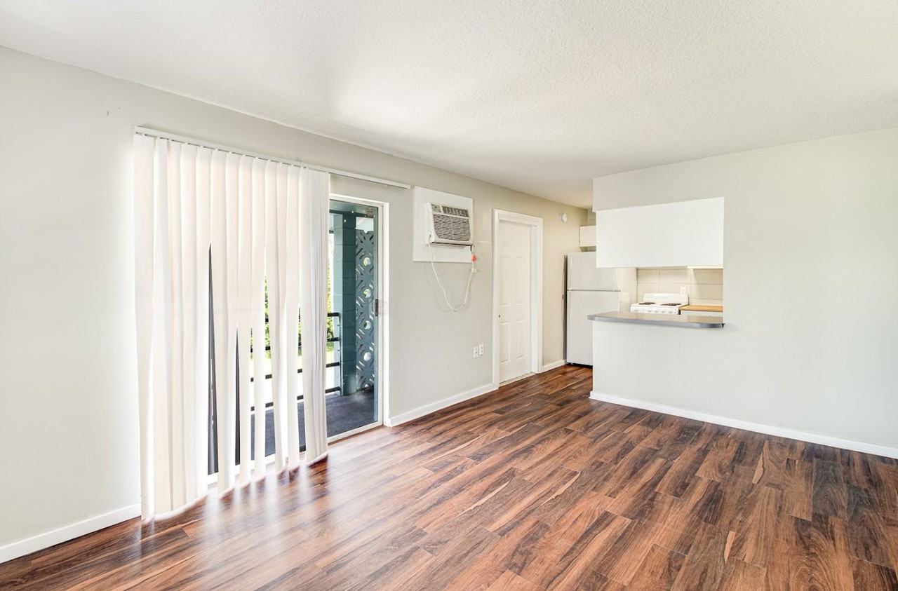 1341 W Point Dr - Photo 3 of 12