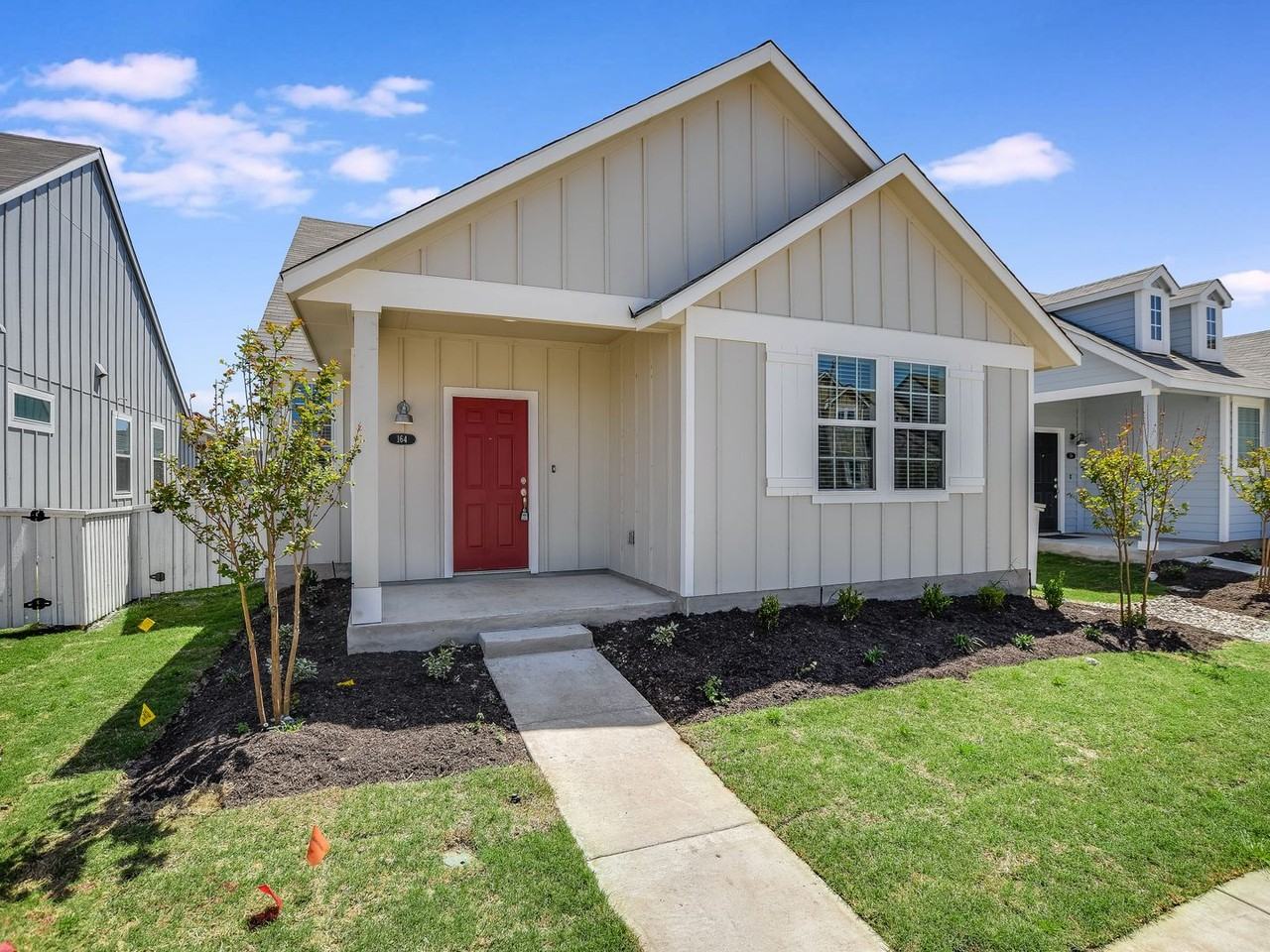 164 Fabion St - Photo 5 of 49