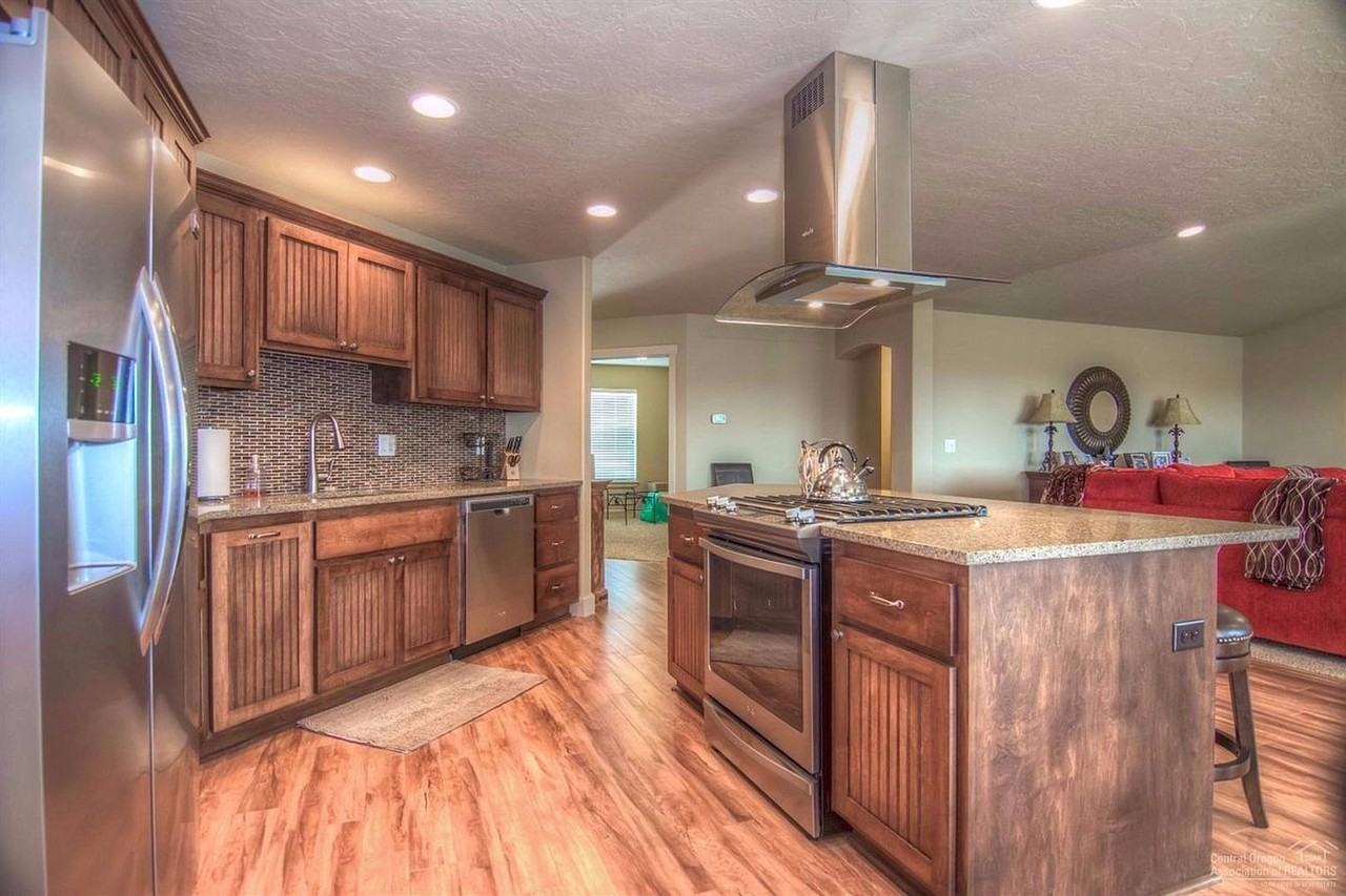 9425 12th Ln - Photo 3 of 20