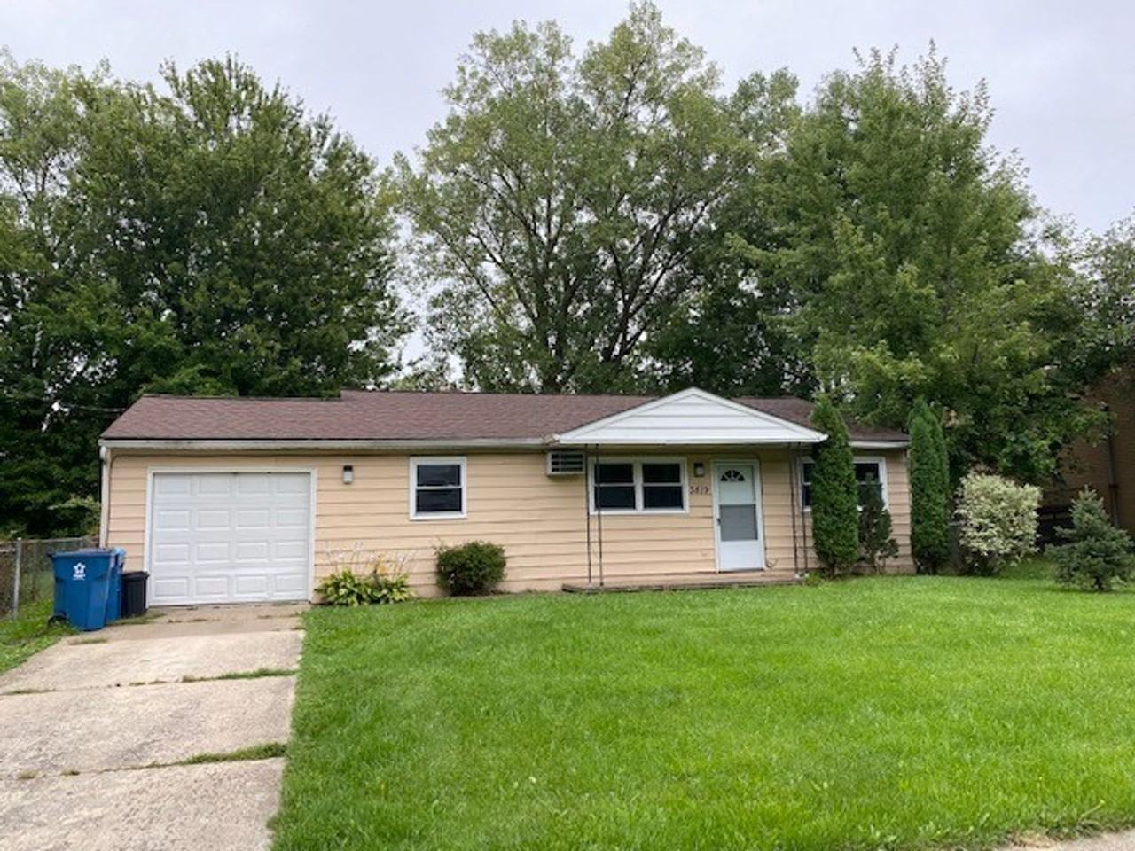 3819 Clifton Ave - Photo 2 of 37