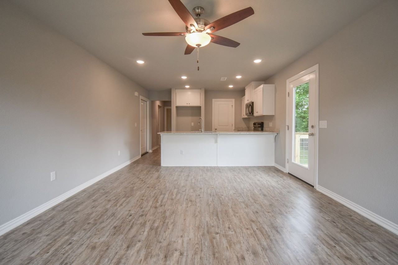 162 S Woodsprings Dr - Photo 2 of 13