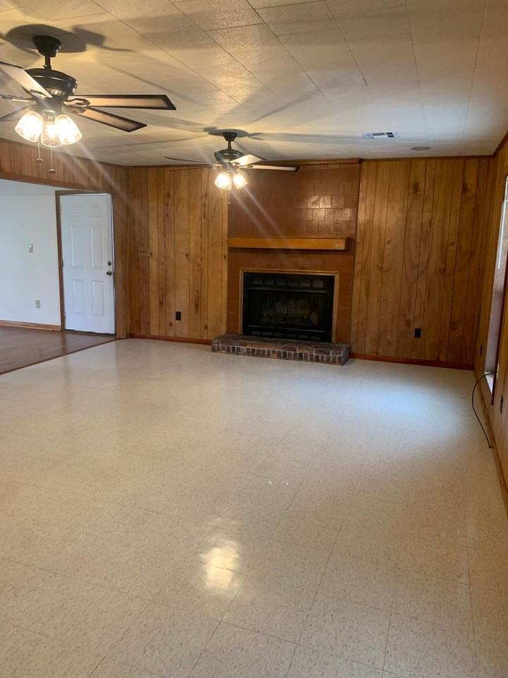 105 Adaline St - Photo 3 of 17