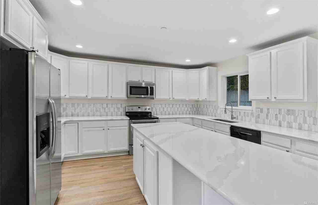 13815 Macadam Rd S - Photo 6 of 24