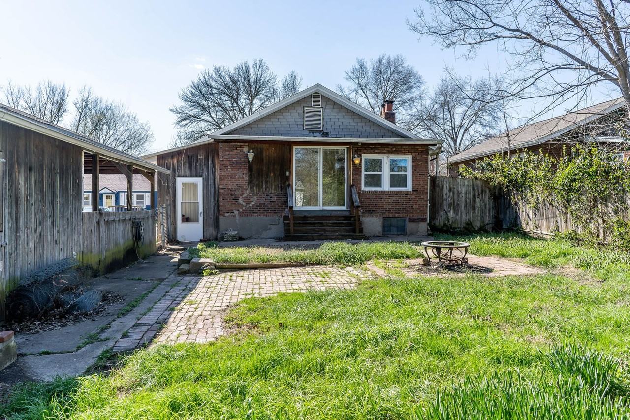 606 Paris Ct - Photo 2 of 37