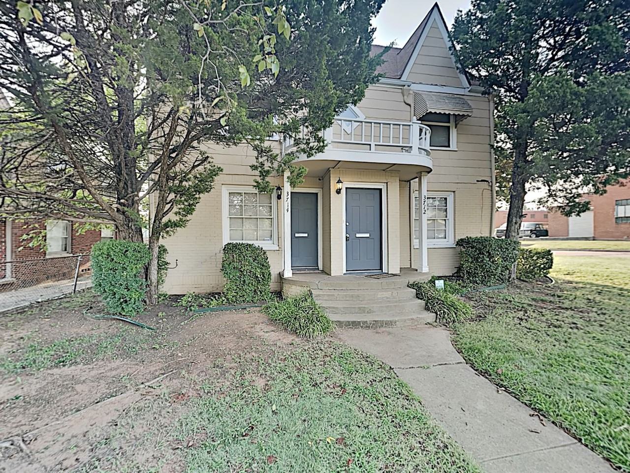 3714 N Shartel Ave - Photo 2 of 13