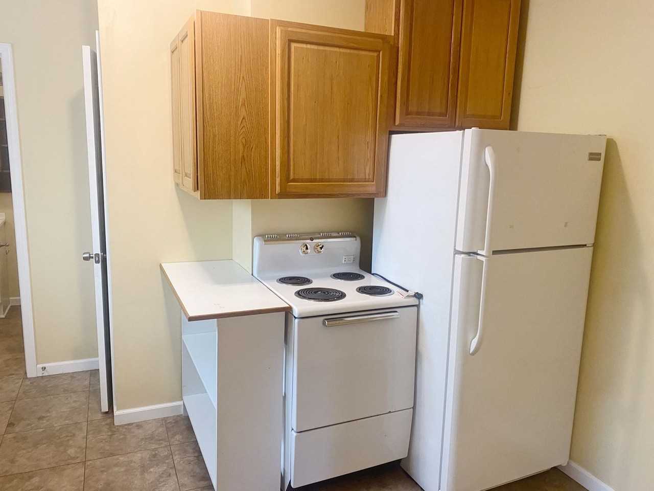 1127 Houston St - Photo 4 of 7