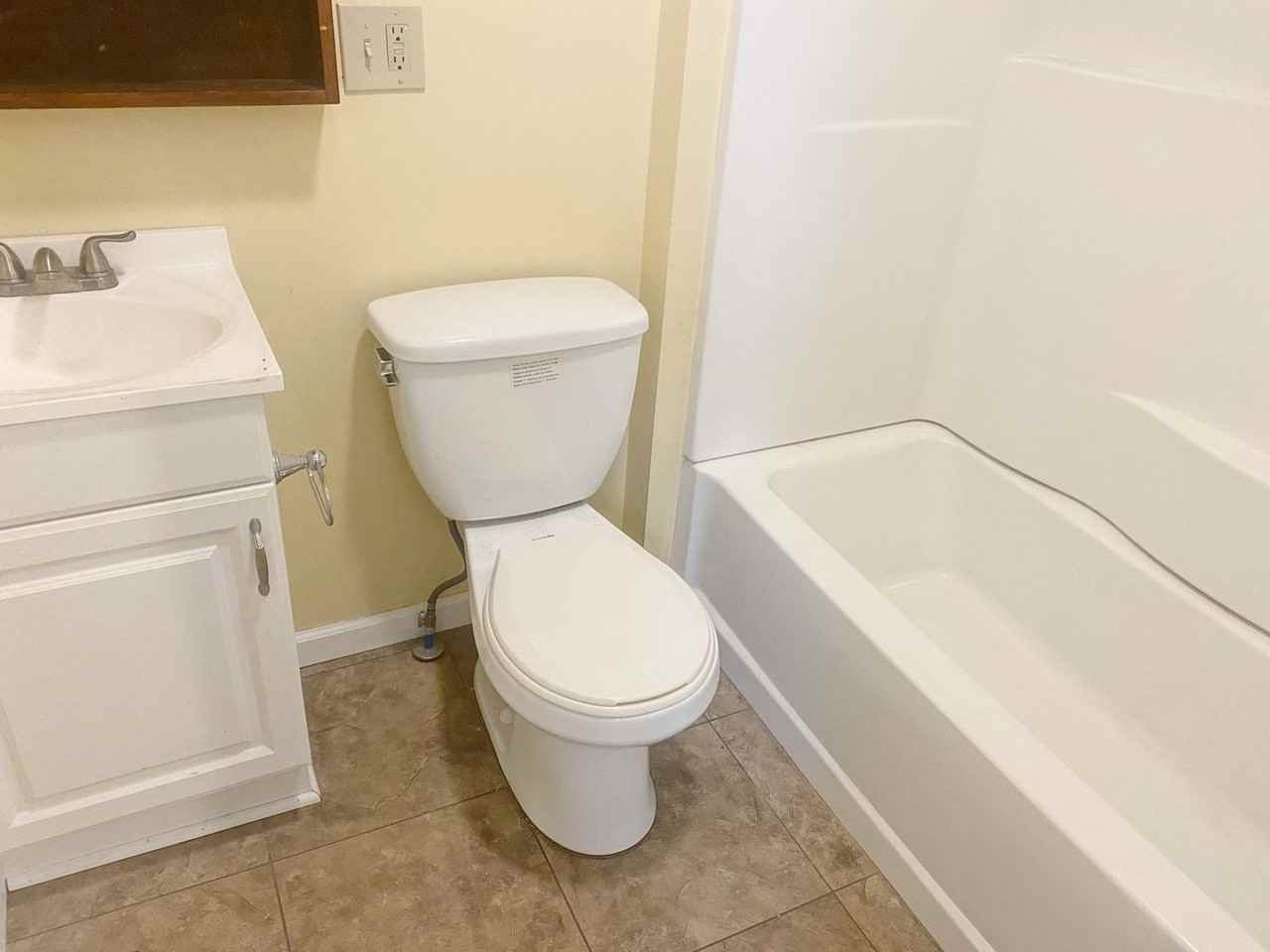 1127 Houston St - Photo 6 of 7