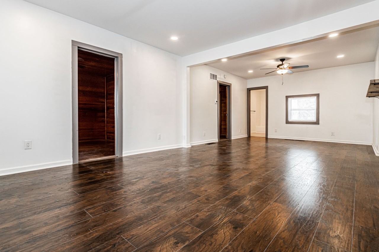 214 W Walnut St - Photo 5 of 20