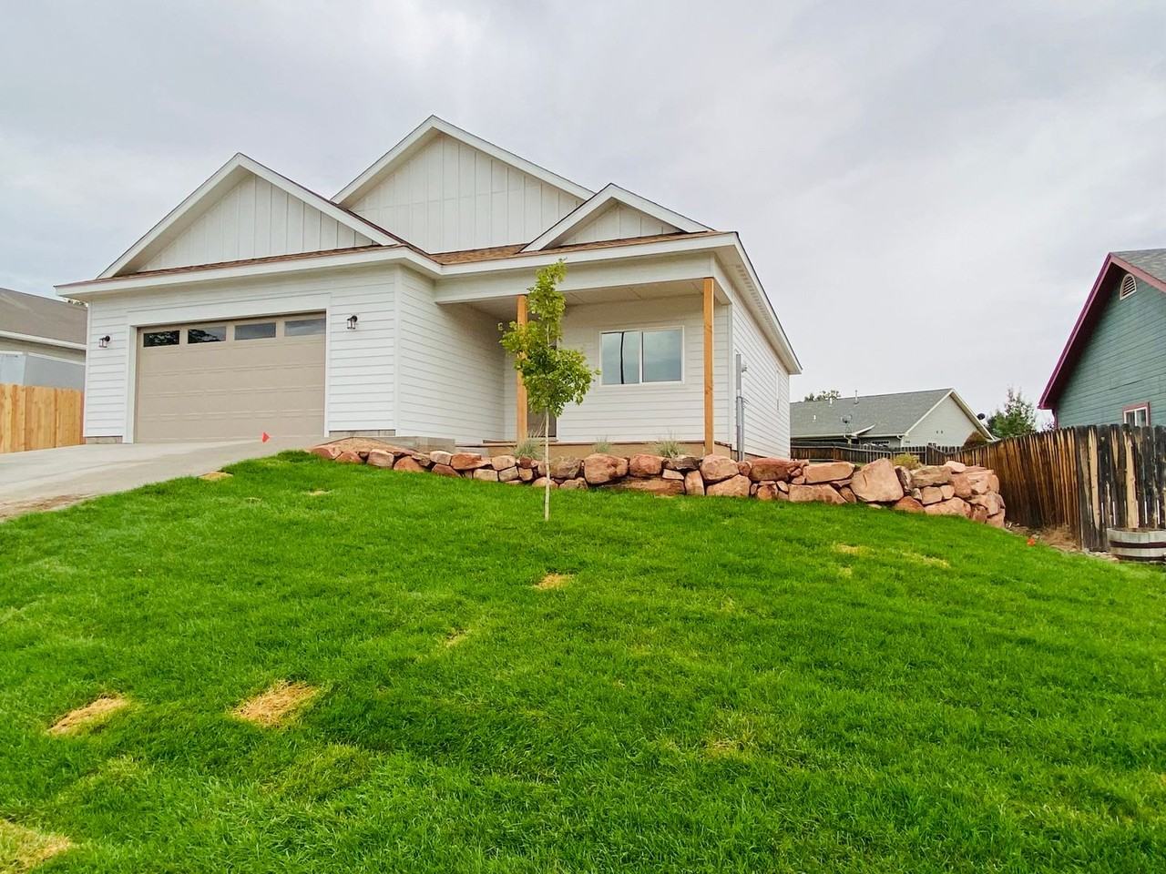 577 Ponderosa Cir - Photo 2 of 22
