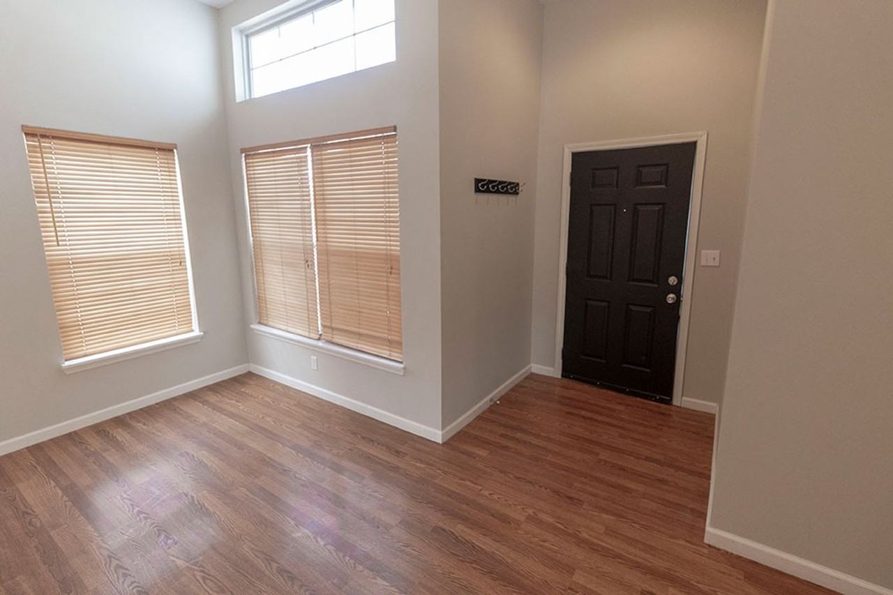 2304 Maricopa Dr - Photo 2 of 35