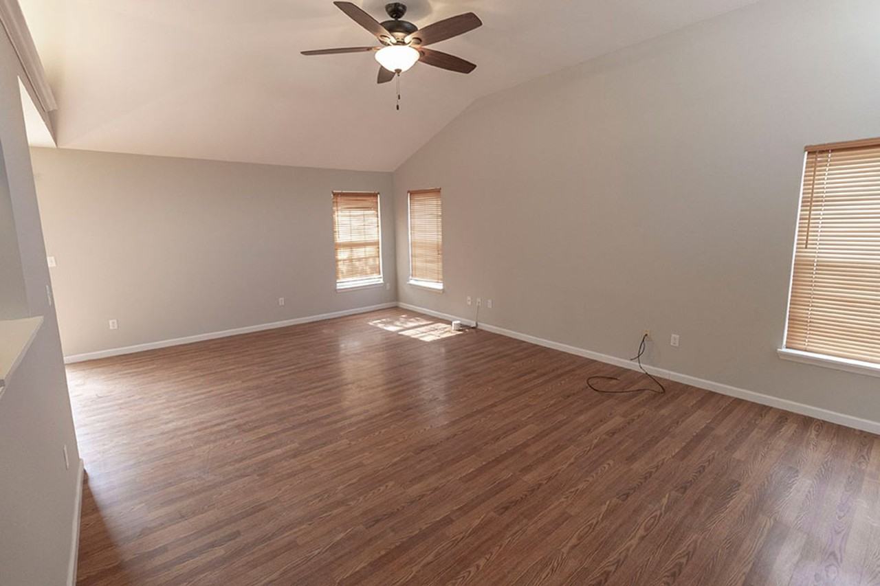 2304 Maricopa Dr - Photo 3 of 35