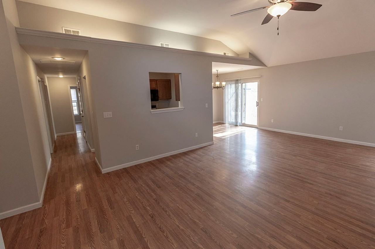 2304 Maricopa Dr - Photo 4 of 35