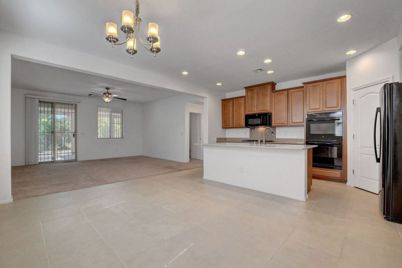 7110 Purple Iris Ave - Photo 2 of 50