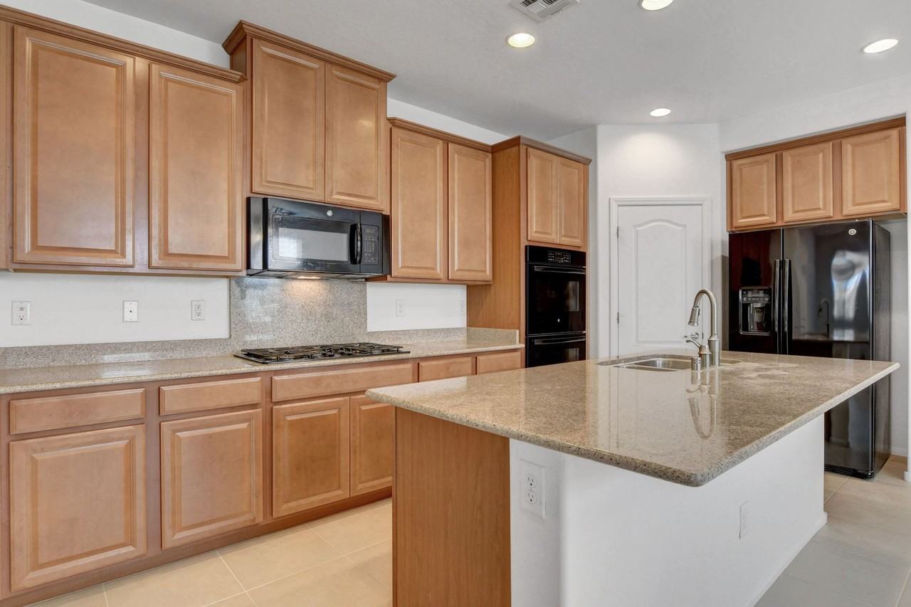 7110 Purple Iris Ave - Photo 2 of 50
