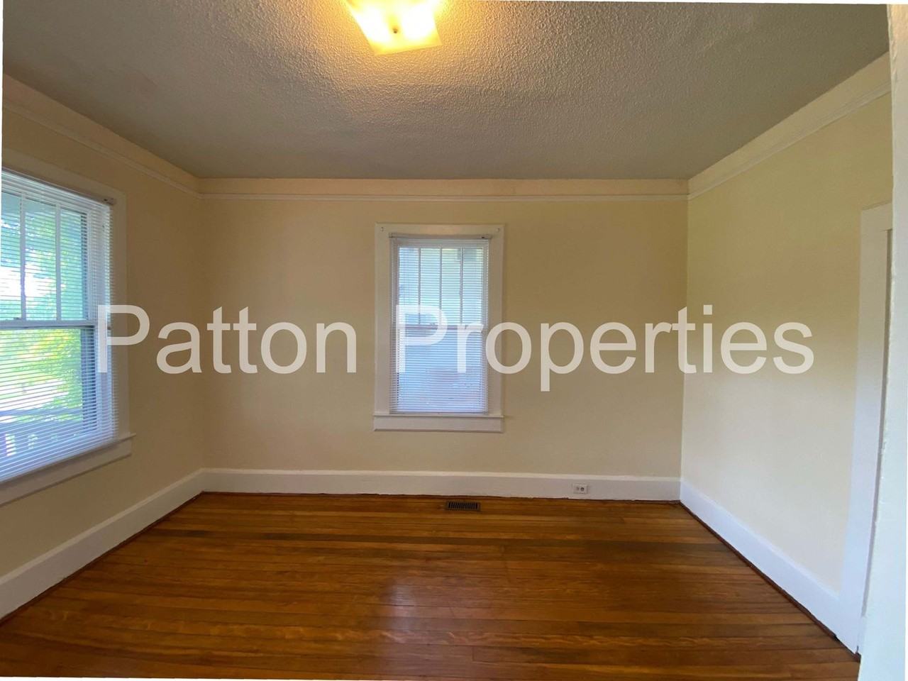 2221 Greene St - Photo 5 of 16