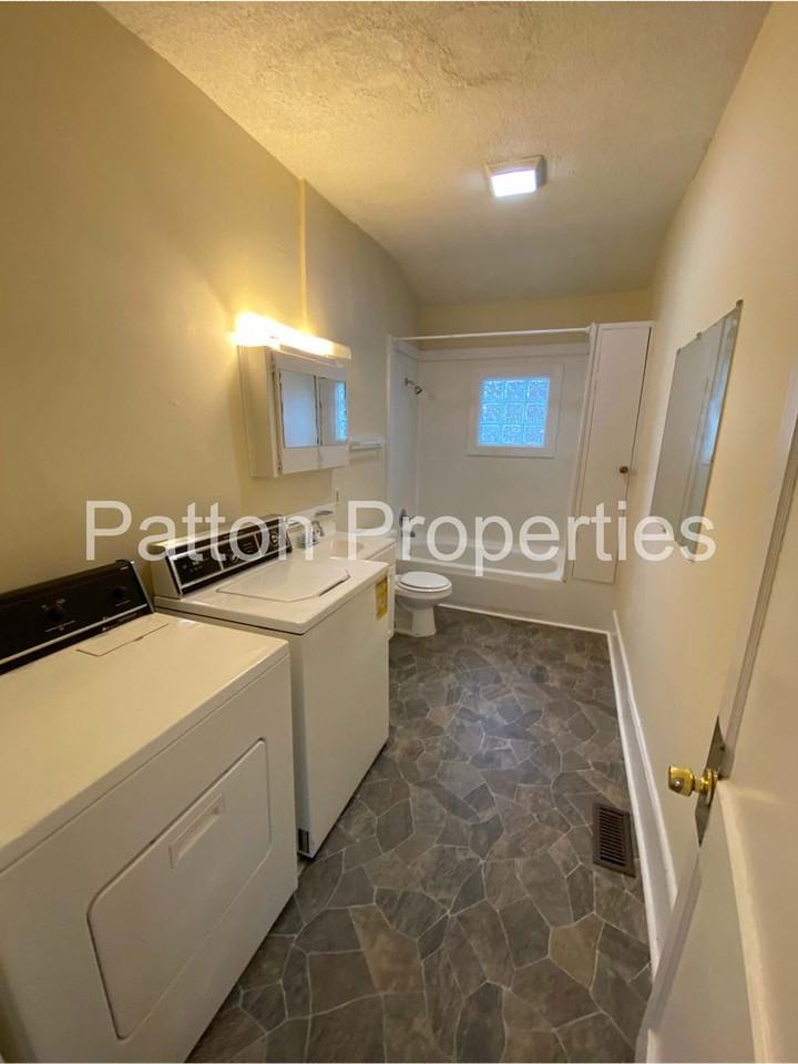 2221 Greene St - Photo 7 of 16