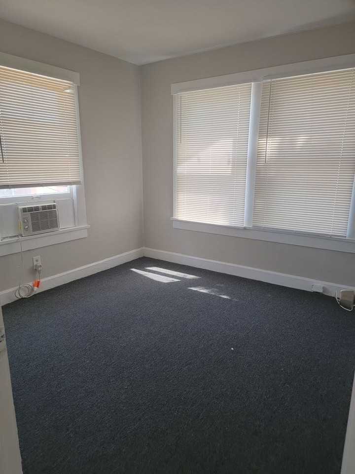 894 13th Ave S - Photo 4 of 33