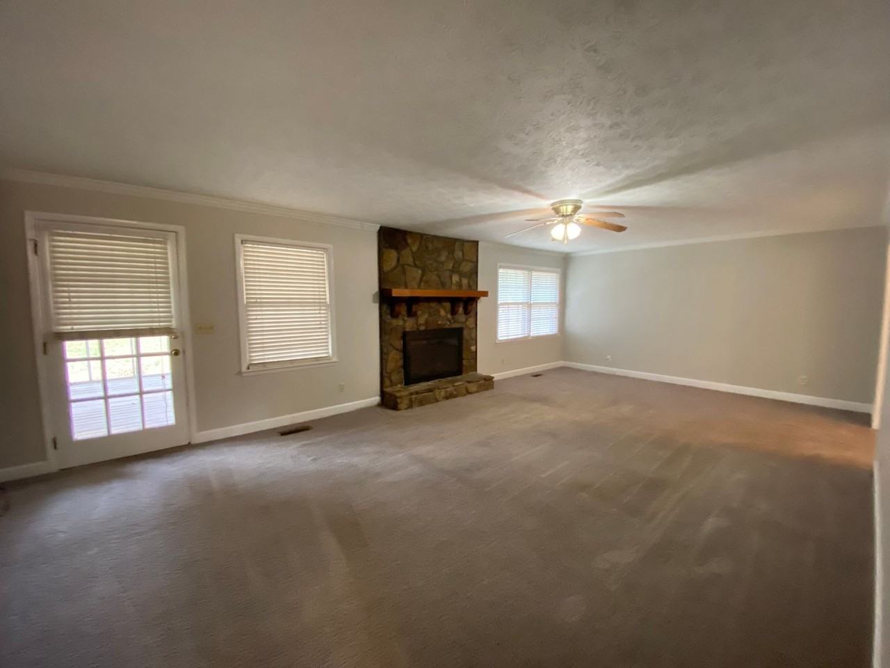 1032 Emory Pl - Photo 3 of 15