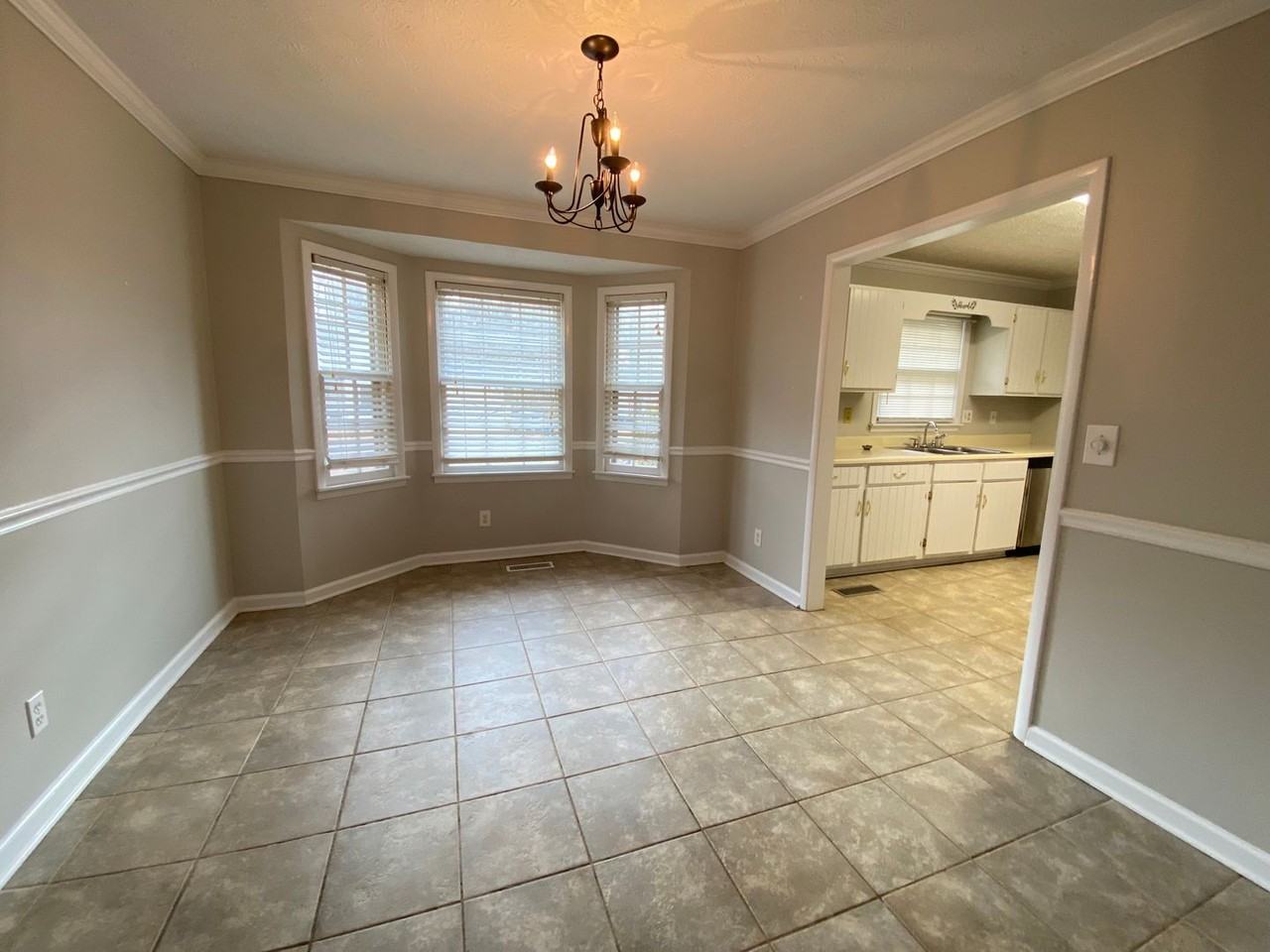 1032 Emory Pl - Photo 7 of 15