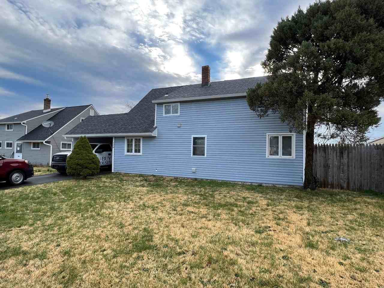 108 Goldengate Rd - Photo 3 of 9