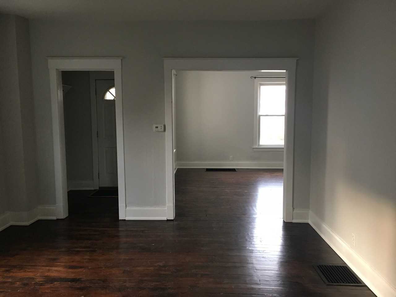 936 Crescent St Ne - Photo 3 of 10