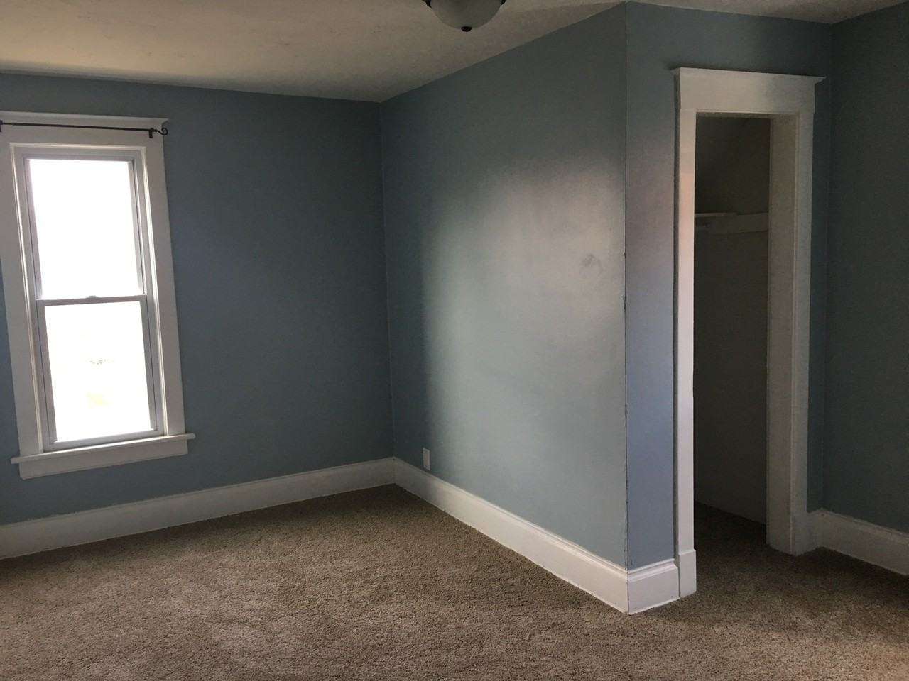 936 Crescent St Ne - Photo 7 of 10