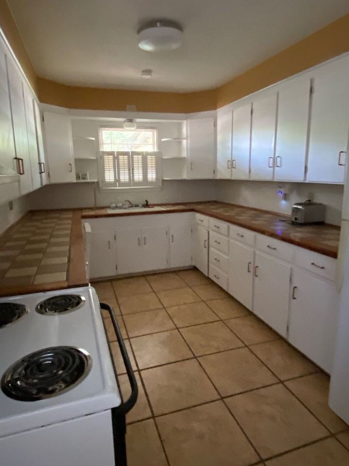 2580 Garfield Ave - Photo 3 of 8