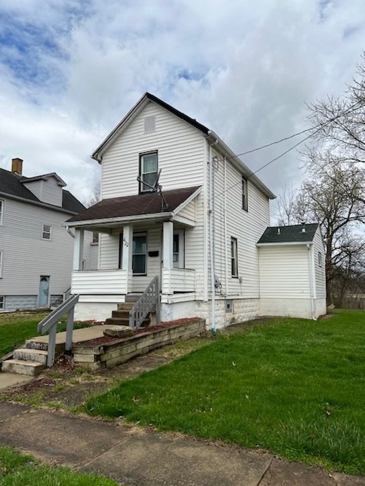 422 Imperial St, Youngstown, OH 44509 2 Bedroom House for 650/month