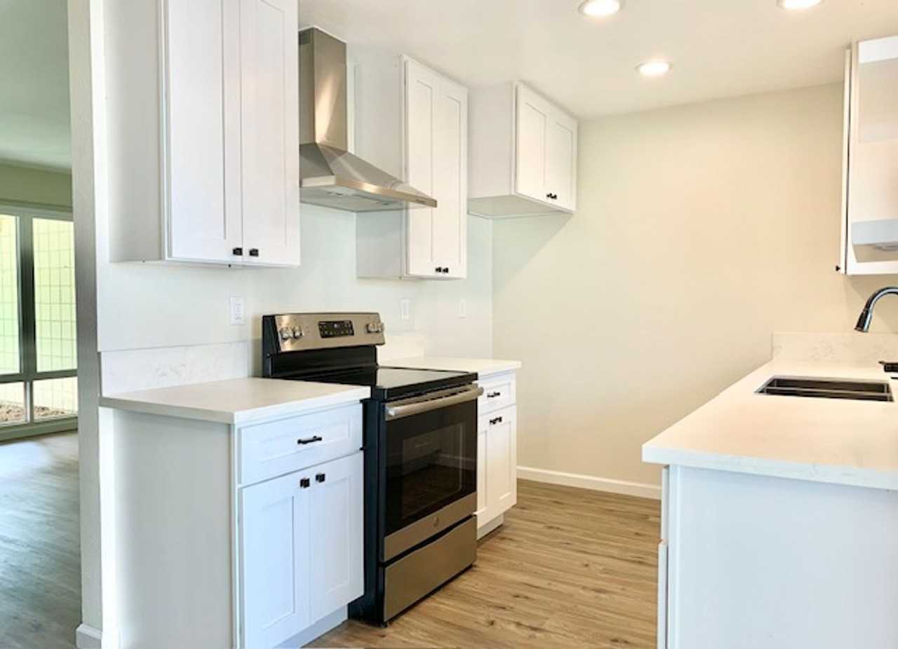 109 E Channel Islands Blvd - Photo 2 of 19