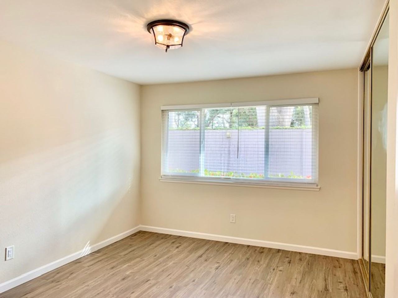 109 E Channel Islands Blvd - Photo 5 of 19
