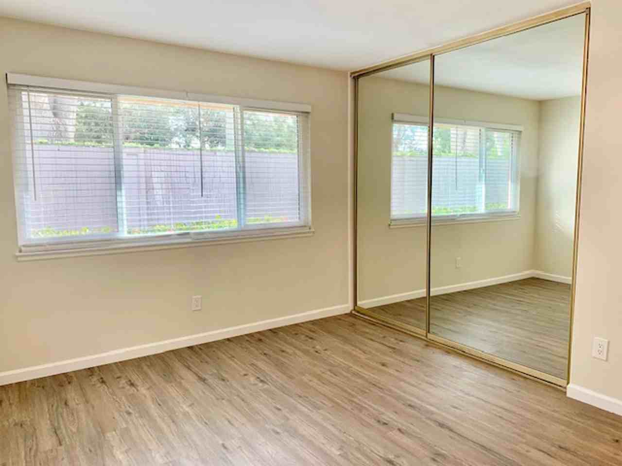 109 E Channel Islands Blvd - Photo 6 of 19