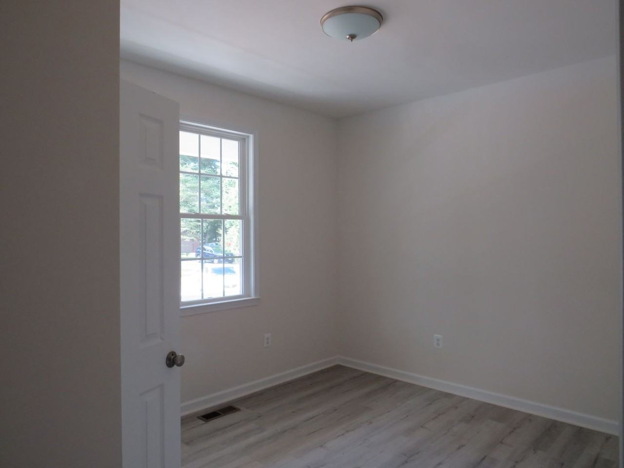 162 Nicholson Dr - Photo 2 of 15